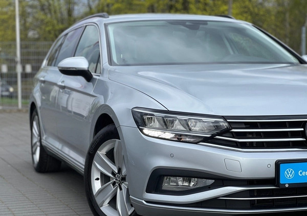 Volkswagen Passat cena 94800 przebieg: 123992, rok produkcji 2019 z Świeradów-Zdrój małe 562